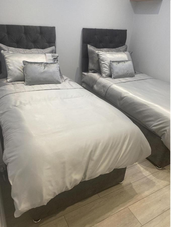 Modern 3-Bed Apartment In Magherafelt Sleeps 8 외부 사진