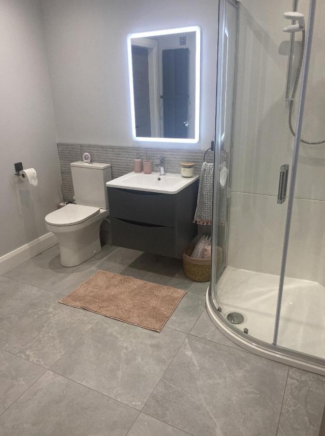 Modern 3-Bed Apartment In Magherafelt Sleeps 8 외부 사진