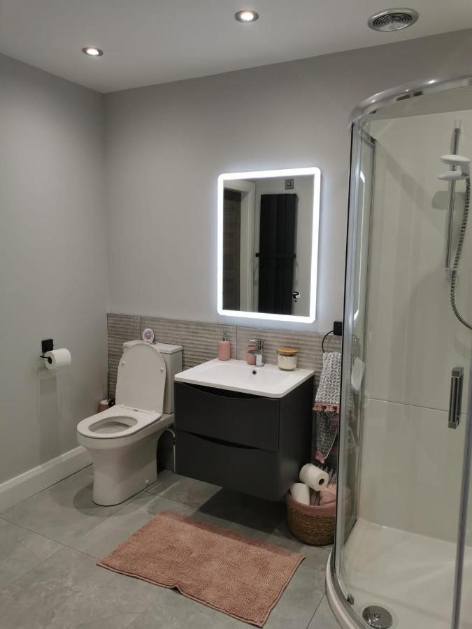 Modern 3-Bed Apartment In Magherafelt Sleeps 8 외부 사진