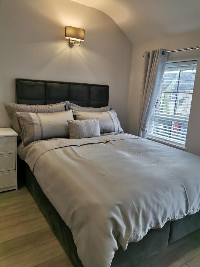 Modern 3-Bed Apartment In Magherafelt Sleeps 8 외부 사진
