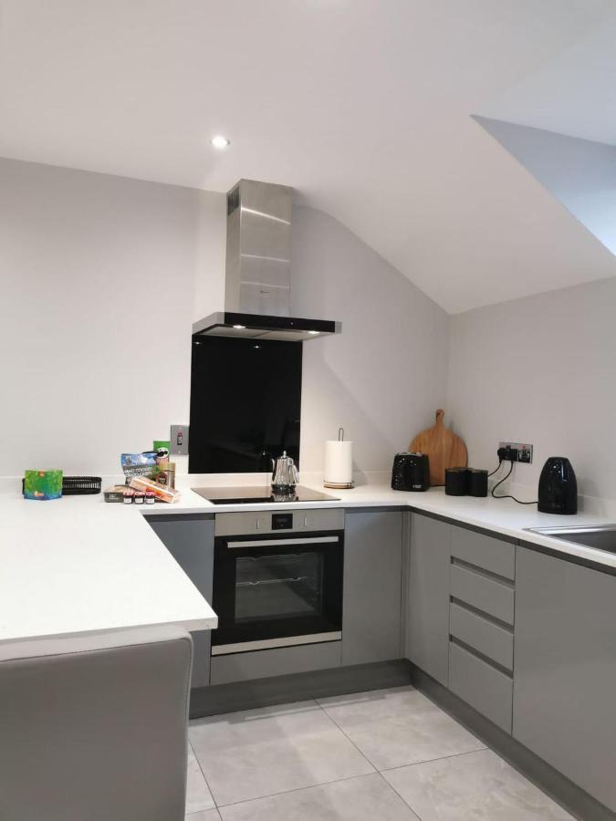 Modern 3-Bed Apartment In Magherafelt Sleeps 8 외부 사진
