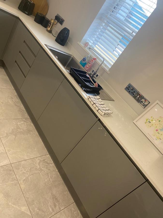 Modern 3-Bed Apartment In Magherafelt Sleeps 8 외부 사진