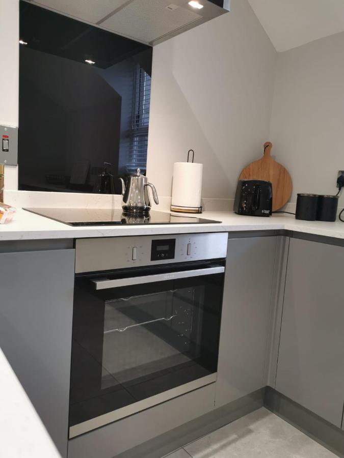 Modern 3-Bed Apartment In Magherafelt Sleeps 8 외부 사진